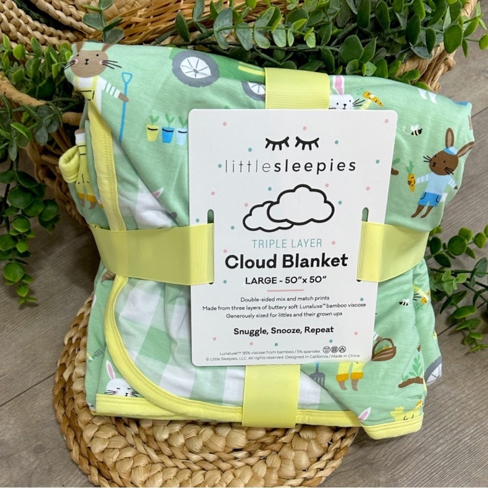 New Little Sleepies Easter Cloud Blanket RARE Bunny Carrot Garden Lg Reversible